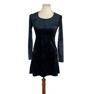 Vintage 1990s Hana lightweight black velvet dress size S